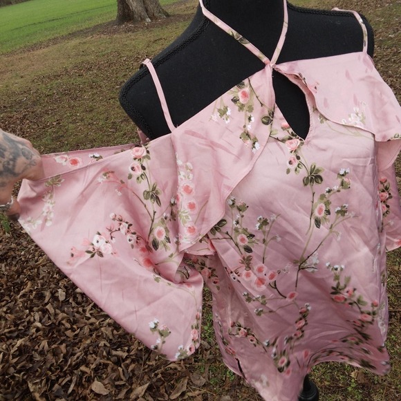 NWT Soho Jean's New York & Company Blush Rose floral cold shoulder halter - Picture 3 of 5